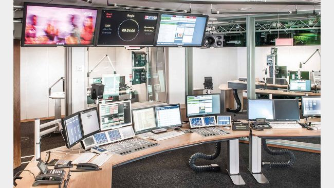 Medientechnik im Radiostudio des SWR 1 in Stuttgart © Frank Bayh & Steff Rosenberger-Ochs, Stuttgart