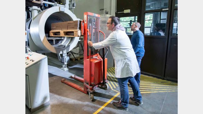 Im Online-Seminar am 9. Oktober 2025 geht es um nachhaltige Prozesse und klimapositive Materialien für die Bauindustrie, an denen Fraunhofer UMSICHT gerade forscht. © Fraunhofer UMSICHT