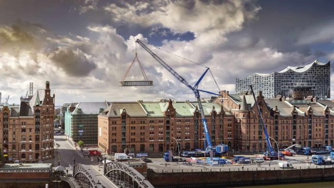 Montage mittels Mobilkran (Bild: Wilhelm)