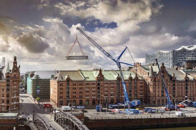 Montage mittels Mobilkran (Bild: Wilhelm)