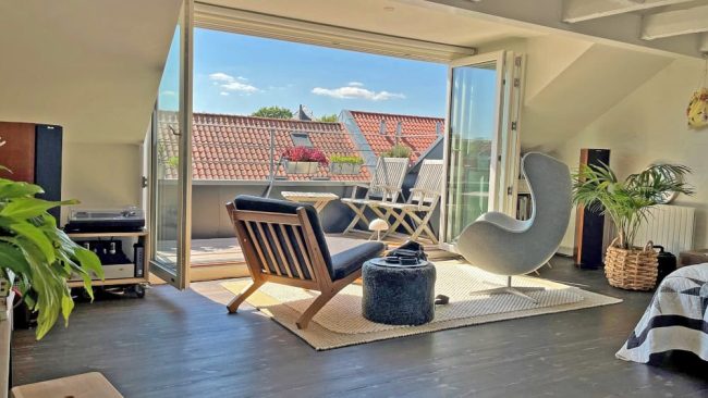 Praktisch und platzsparend: Falttüren lassen sich wie eine Ziehharmonika zusammenschieben. © Lacuna/Frovin