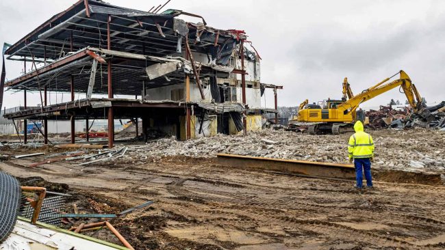 Bauschutt kann Rohstofflieferant sein © Marek Studzinski auf Unsplash