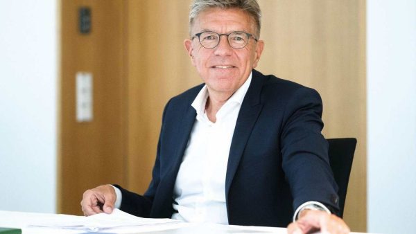 Martin Burgi, Professor Dr. iur. Martin Burgi, Ordinarius für Öffentliches Recht und Europarecht, Leiter der Forschungsstelle für Vergaberecht und Verwaltungskooperationen an der Juristischen Fakultät der Ludwig-Maximilians-Universität, München