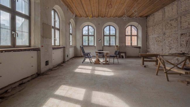 Der Fußboden aus Liapor-Leichtbeton im ersten Stock des Fachwerktrakts © Oliver Heinl/heinl-foto.de