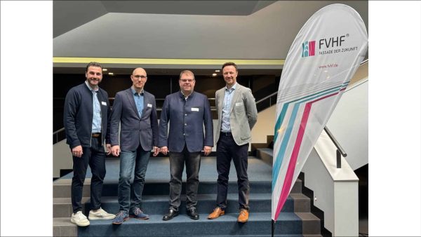 Der neue FVHF-Vorstand: v.l.n.r. Daniel Gerstner (EJOT SE & Co. KG), Holger Dietrich (Hilti Deutschland AG), Sven Bohnsack (James Hardie Europe GmbH) und Tom Clayton (Etex Germany Exteriors GmbH). © FVHF