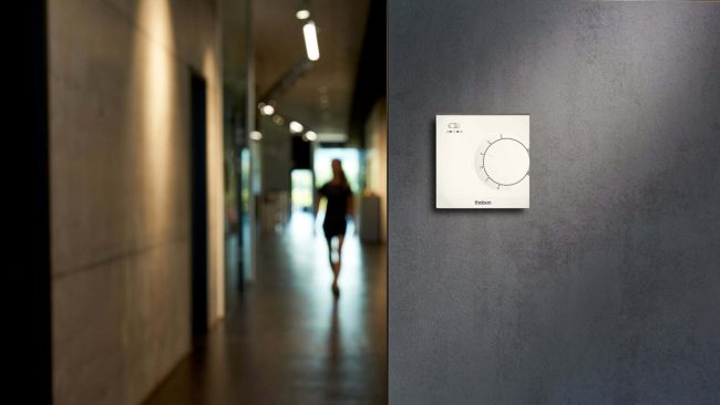 Die Produktserie Ramses 700 S eignet sich für den Einsatz in Mehrfamilienhäusern, Mietobjekten und Zweckbauten. © Theben AG