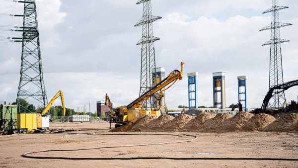Die vorbereitenden Baumaßnahmen auf dem Gelände des ehemaligen Kohlekraftwerks Moorburg laufen auf Hochtouren: Die kommerzielle Wasserstoffproduktion soll 2027 starten. © Drees & Sommer