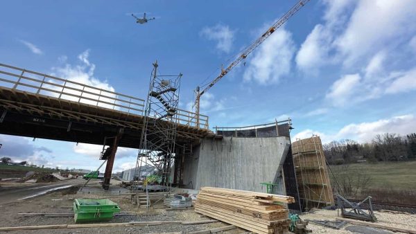 Viscan setzt KI zur Bestandsplanung ein. Drohnen überfliegen Baustellen und anhand deren Bildern lassen sich Objekte zu 94 Prozent erkennen. Dadurch werden 20 bis 30 Prozent Arbeitszeit eingespart. © Foto: Viscan