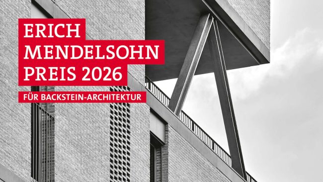 Keyvisual des Erich-Mendelsohn-Preises 2026 für Backstein-Architektur (Projekt: SOCIAL ATRIUM (54 Social Houses in Besòs) von PERIS+TORAL ARQUITECTES) © José Hevia