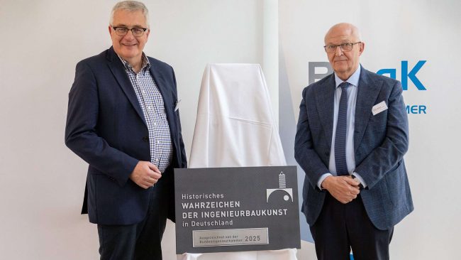 Enthüllung der Plakette für die Müngstener Brücke © Christian Holthausen / Ingenieurkammer-Bau NRW