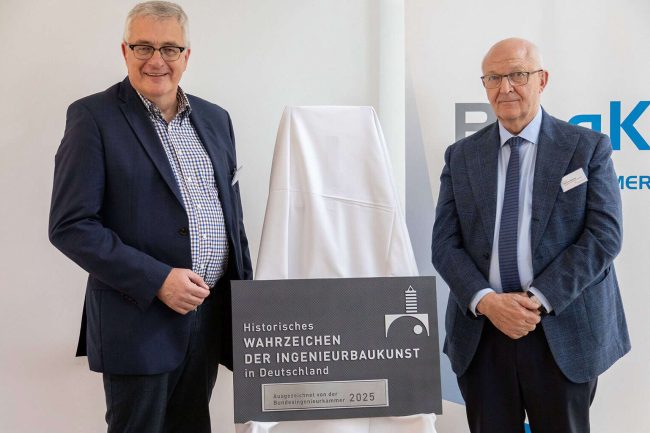 Enthüllung der Plakette für die Müngstener Brücke © Christian Holthausen / Ingenieurkammer-Bau NRW