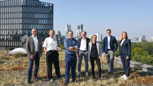 Die Jury des Deutschen Brückenbaupreises 2025 (v.l.): Dr.-Ing. Christian Böttcher, Dr. Christine Lemaitre, MR Prof. Dr.-Ing. Gero Marzahn, Andreas Keil, Prof. Dr.-Ing. Yvonne Ciupack, Prof. Dr.-Ing. Michael Kraus, Anja Vehlow © Torsten George/DBBP