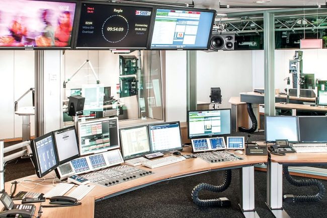 Medientechnik im Radiostudio des SWR 1 in Stuttgart © Frank Bayh & Steff Rosenberger-Ochs, Stuttgart