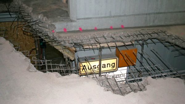 Wie Brücken unterliegen auch Parkhäuser und Tiefgaragen durch die Nutzung einem Verschleiß, der durch den Verkehr sowie durch natürliche Einflüsse wie Frost und Regen verursacht wird. © Koch Carbon Consulting GmbH