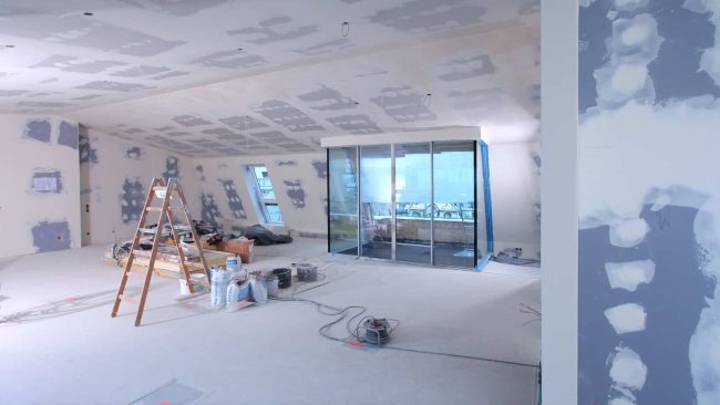 Trockenbausysteme auf Gipsbasis erlauben eine zügige, wirtschaftliche und zugleich flexible Realisierung von Wand-, Decken- und Bodenkonstruktionen. © Knauf