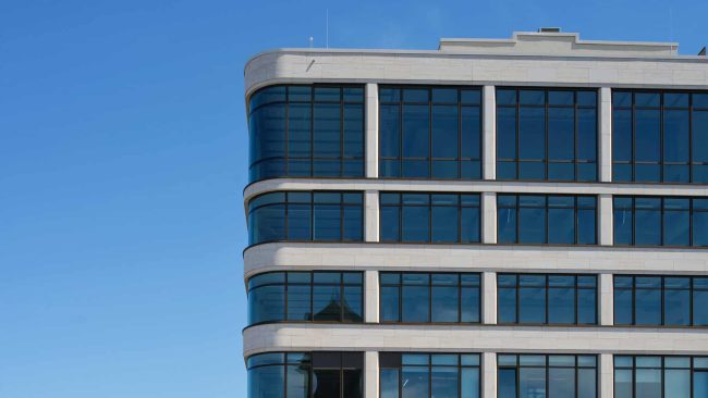 Wichtig war eine möglichst neutrale und harmonische Farbgebung der Gläser, sowohl bei den planen als auch bei den gebogenen Scheiben. © Olaf Rohl/Saint-Gobain Glass