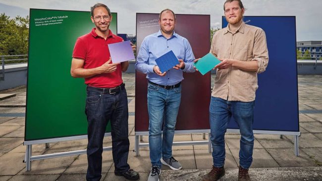 Das Forscherteam des Fraunhofer ISE: Dr. Thomas Kroyer, Dr. Oliver Höhn und Andreas Wessels (v.l.n.r.) © Piotr Banczerowski