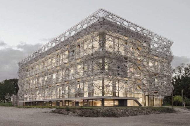 Mit dem Texoversum erhielt der mehr als 160 Jahre alte Textilstandort Reutlingen ein identitätsstiftendes Gebäude als Impulsgeber für die Zukunftstechnologie Textil. © Birgida González