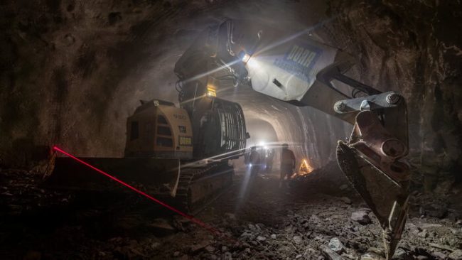 Anfangsprofil Kalotte: Die Vortriebsarbeiten werden im oberen Bereich der Kraftwerkskaverne fortgesetzt. © PORR