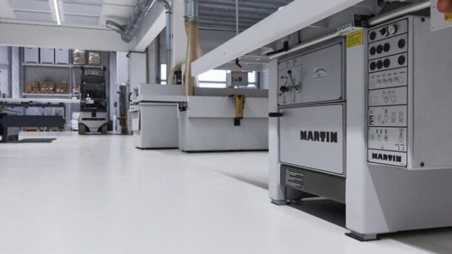 Die neue Versiegelung StoPox WL 150 ist den Herstellerangaben zufolge chemisch und mechanisch gut beständig und lässt sich sehr gut reinigen. © Prekwinkel Strahl- und Beschichtungstechnik GmbH