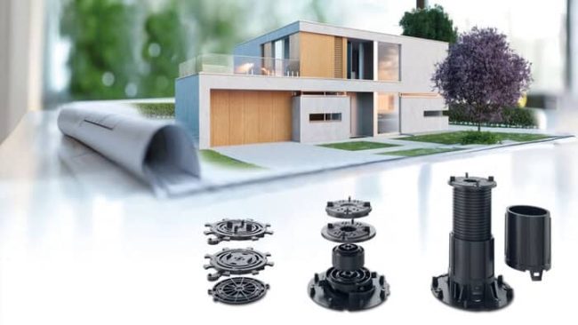 Dural hat Stelzlager-Systeme für Terrasse und Balkon im Gepäck, die Höhenunterschiede bis zu 1.025 Millimeter ausgleichen. © Dural
