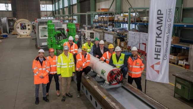 Übergabe der E-Power Pipe an das Unternehmen Heitkamp Construction Swiss am Konzernsitz von Herrenknecht in Schwanau © Herrenknecht AG