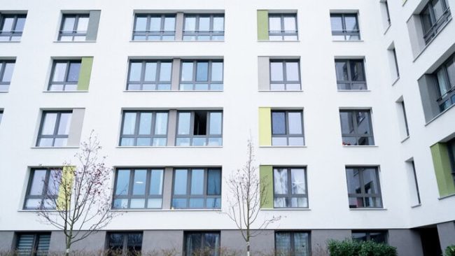 Nach dem ersten Bauabschnitt kommen auch bei "Golm 2" Pfosten-Riegel-Konstruktionen zum Einsatz. © VEKA