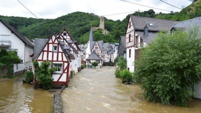 Der Landkreis Cochem-Zell in Rheinland-Pfalz reagiert mit einem eigenen Klimaanpassungskonzept auf die wachsenden Herausforderungen des Klimawandels. © Markus Volk – gettyimages.com