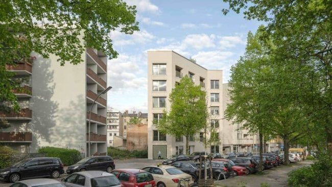 Besondere Dynamik des Gebäudes: Formsteine ermöglichen die Klinker-Gestaltung trotz nicht-rechtwinkliger Gebäudeecken © Jan Bitter