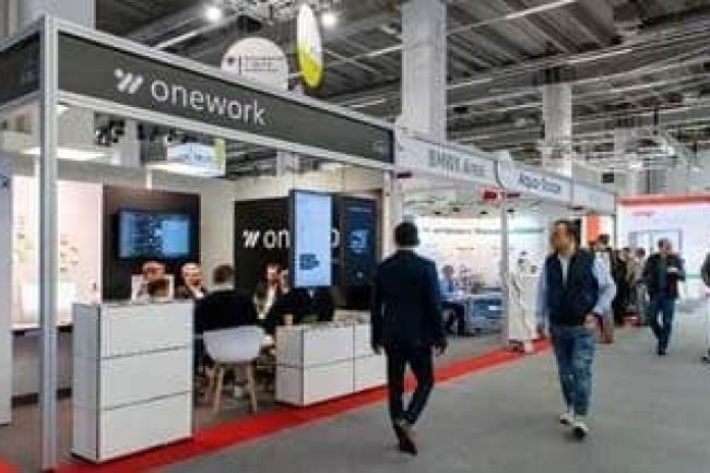 Die eigenen Produkte präsentieren und Zugang zu internationalen Geschäftskontakten bekommen – die Teilnehmer der „Young InnovatorAreale“ profitieren von der hohen Aufmerksamkeit der Weltleitmesse Light + Building © Messe Frankfurt Exhibition GmbH