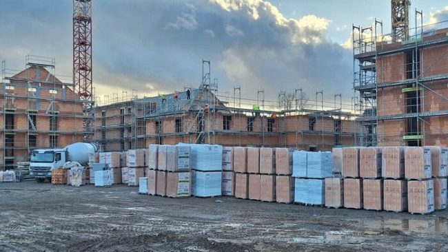 Die moderne Massivbauweise mit gefülltem Mauerziegel schafft wirtschaftlichen und nachhaltigen Wohnraum – für alle Einkommens- und Bevölkerungsgruppen. © dechant hoch- und ingenieurbau gmbh