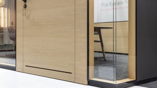 Luftüberströmelement im Türblatt integriert © Nikolay Kazakov